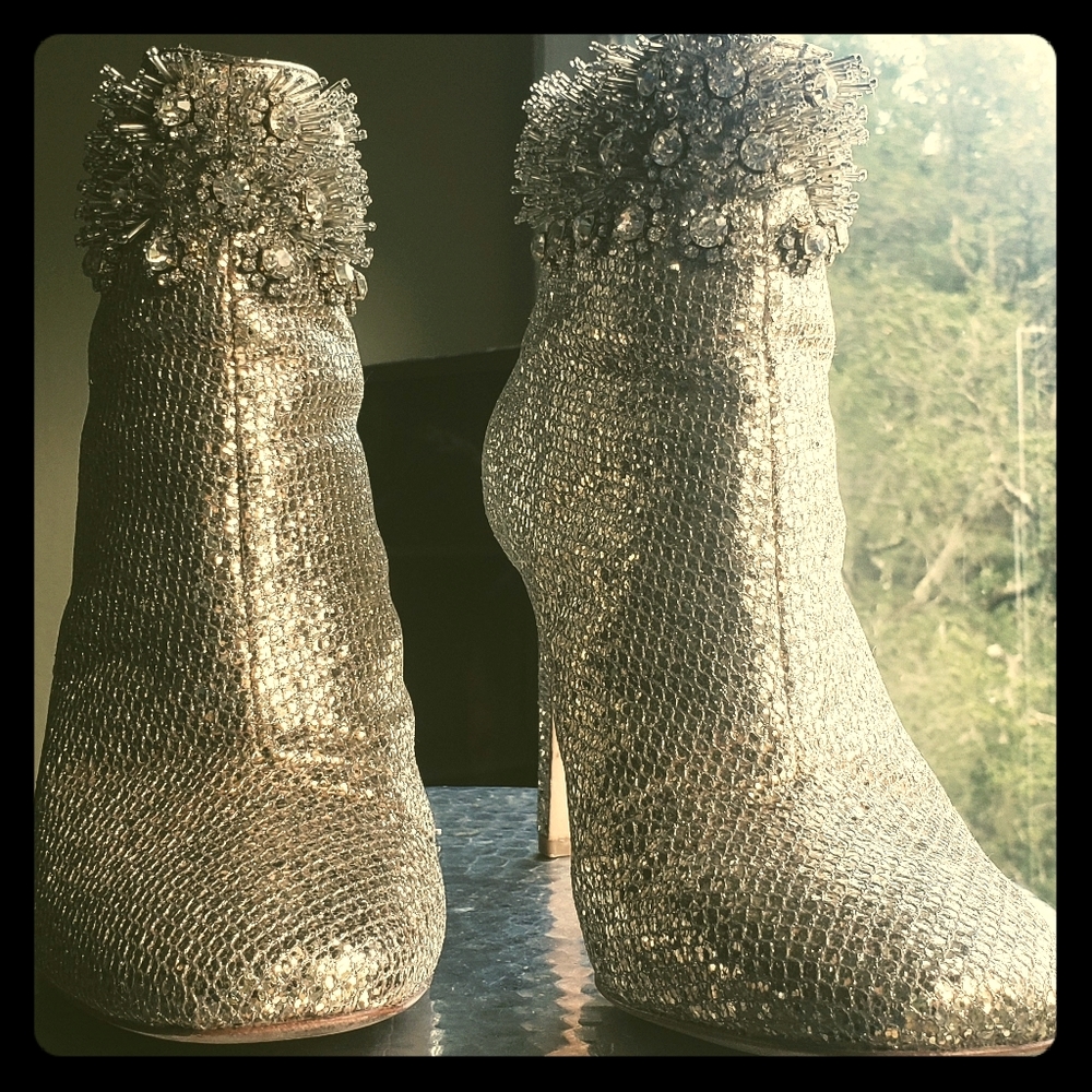 VINCENT CAMUTO ☆ LURA BOOTIES